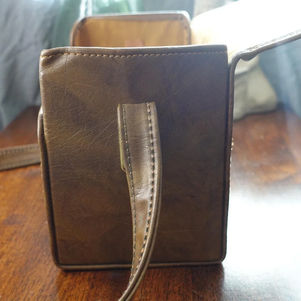 Vintage camera carrying case leather brown with over shoulder strap‎